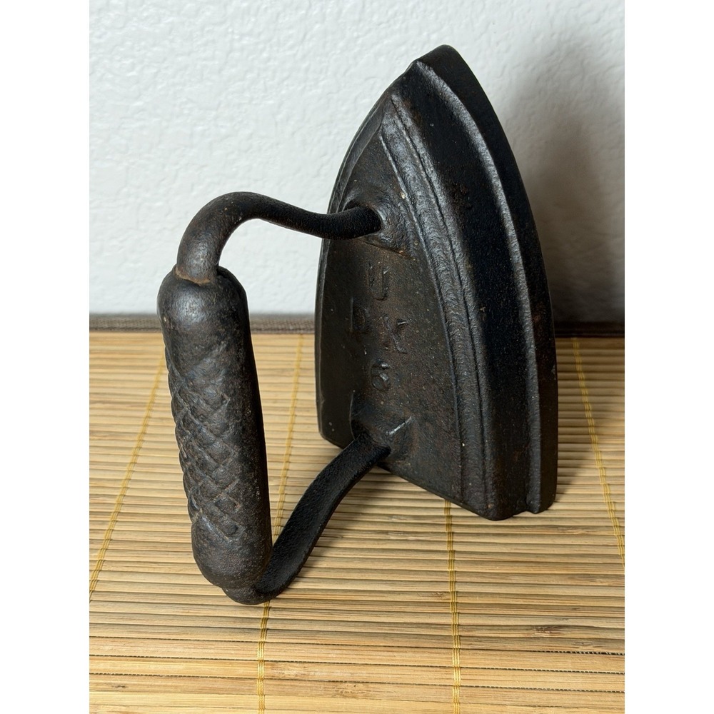 Vintage Rustic Antique Cast Flat Iron DX 6 Collectible 1880's To 1910 - Picture 3 of 8